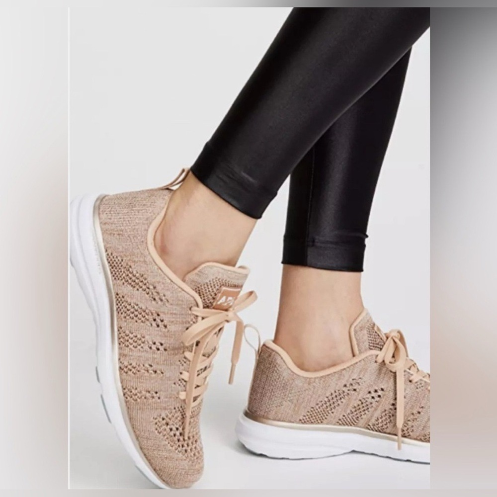 NWOT Rose Gold APL Propelium Gorgeous Size 9